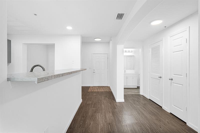 Image 11 of 69 For 533 3rd Ave  230