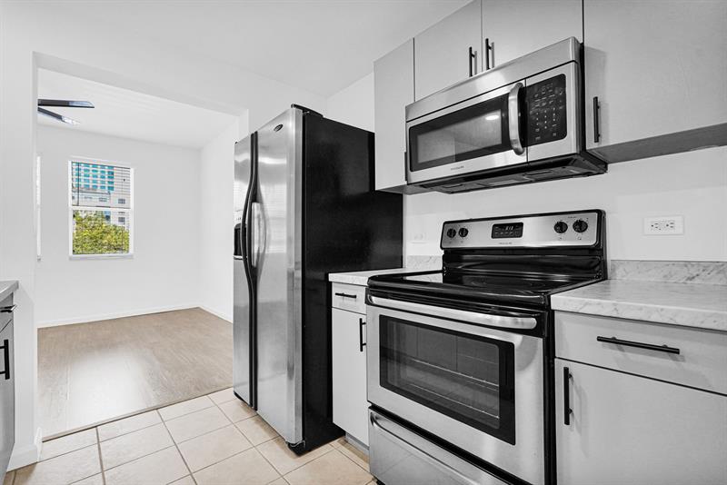 Image 17 of 69 For 533 3rd Ave  230