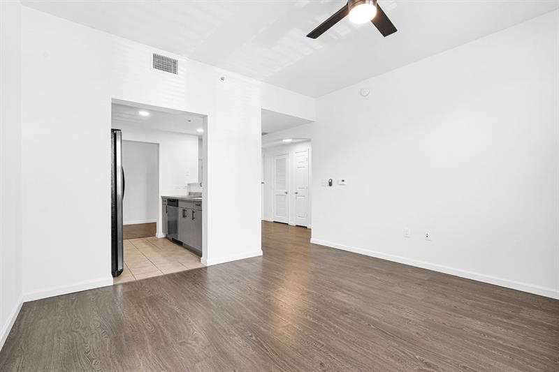 Image 23 of 69 For 533 3rd Ave  230
