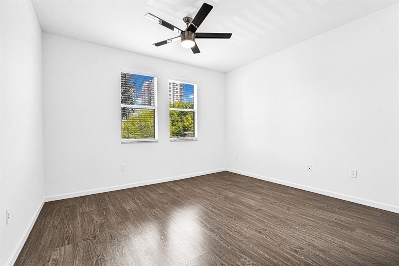 Image 27 of 69 For 533 3rd Ave  230