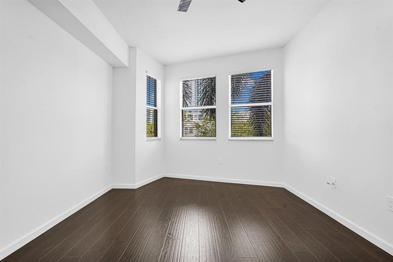 Image 30 of 69 For 533 3rd Ave  230