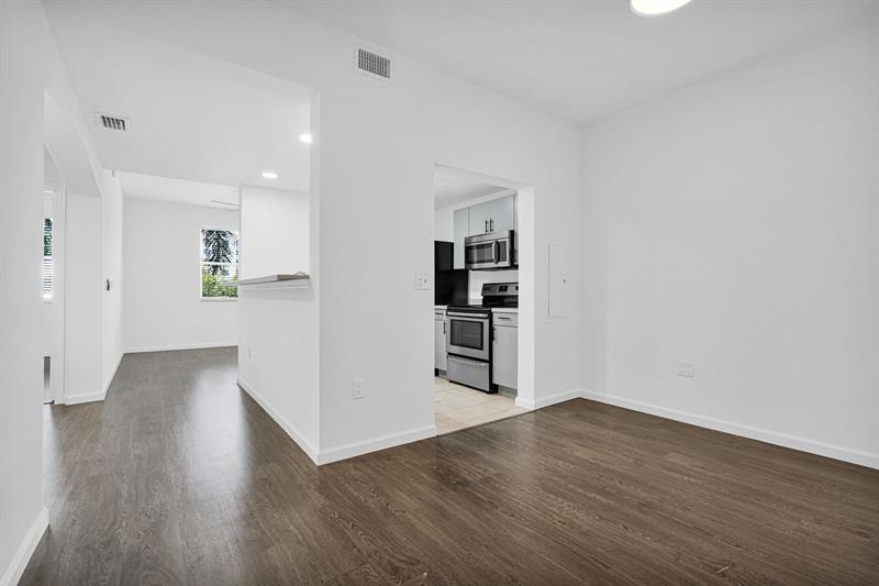 Image 7 of 69 For 533 3rd Ave  230