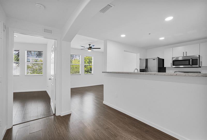 Image 8 of 69 For 533 3rd Ave  230