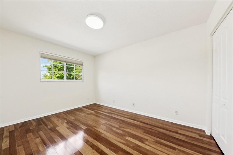 Image 18 of 28 For 103 Devonshire Cir