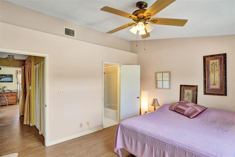 Image 23 of 38 For 2563 15th St  2563