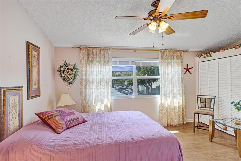 Image 27 of 38 For 2563 15th St  2563