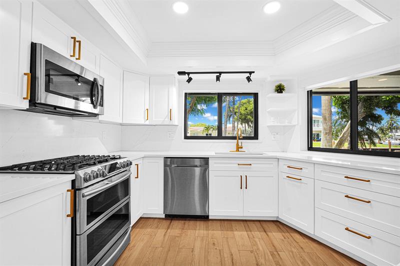 Image 3 of 39 For 570 11 Street