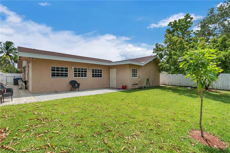 Image 10 of 37 For 7425 14th Ct