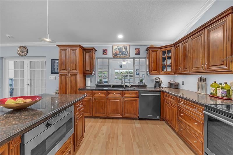 Image 15 of 37 For 7425 14th Ct