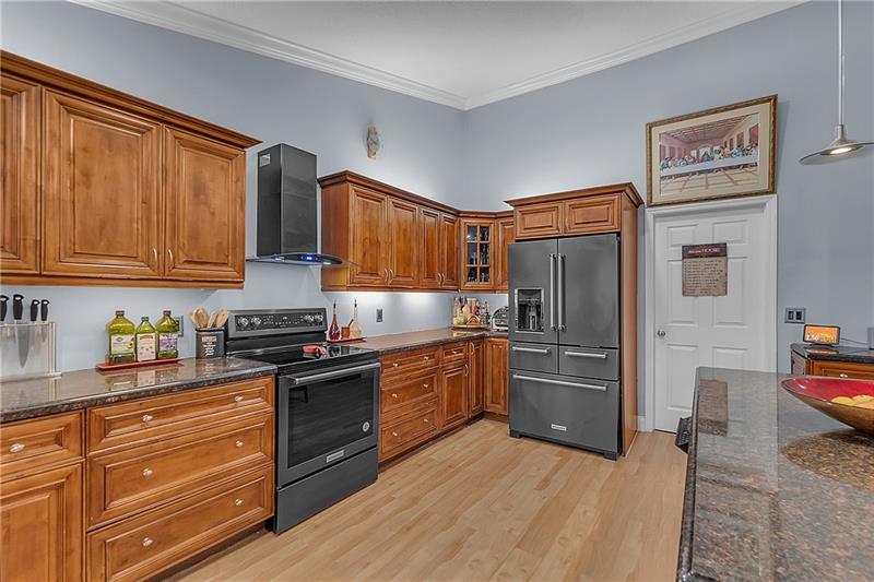 Image 16 of 37 For 7425 14th Ct