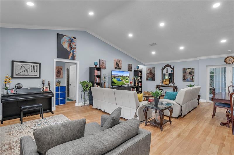 Image 19 of 37 For 7425 14th Ct