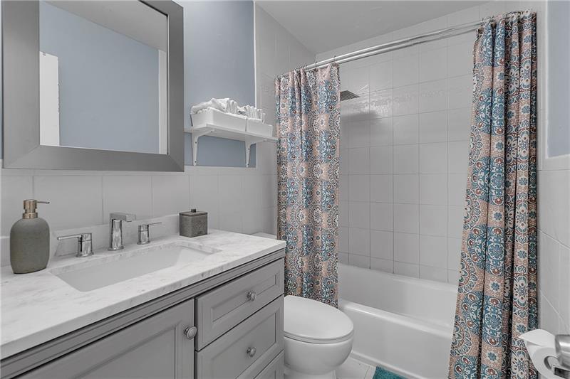 Image 23 of 37 For 7425 14th Ct