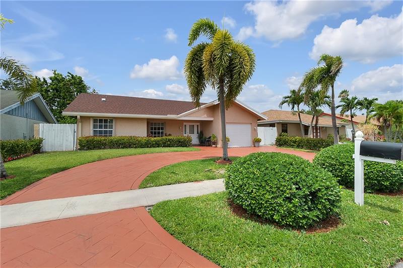 Image 3 of 37 For 7425 14th Ct