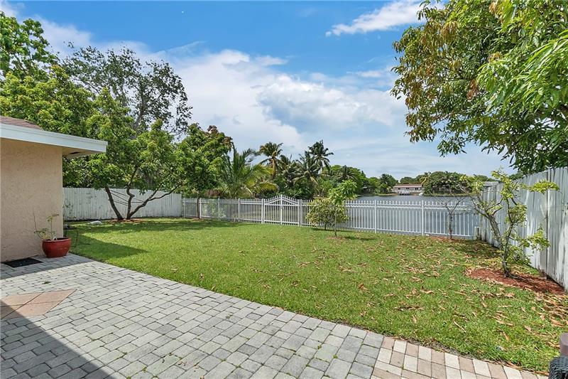 Image 7 of 37 For 7425 14th Ct