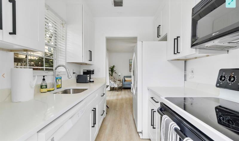 Image 4 of 14 For 1400 4th Ct  1