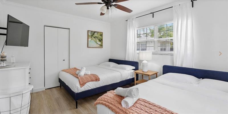 Image 7 of 14 For 1400 4th Ct  1