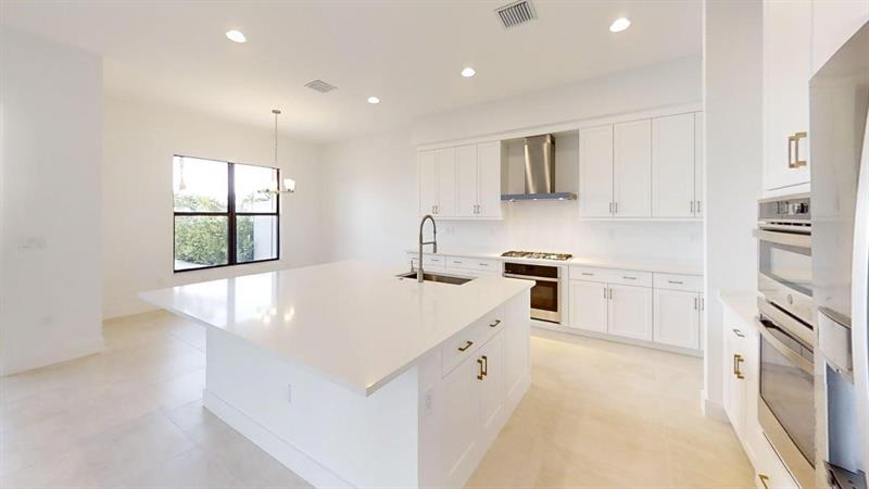 Image 13 of 46 For 8299 Essex Country Club Dr