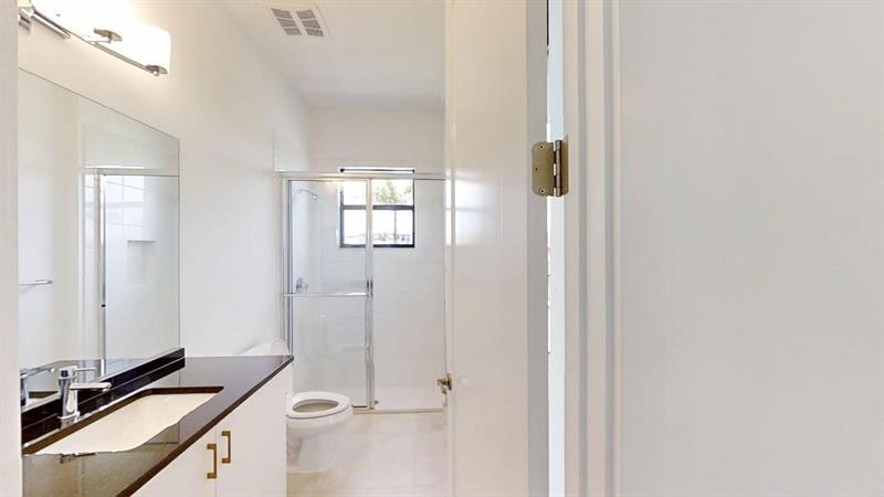 Image 16 of 46 For 8299 Essex Country Club Dr