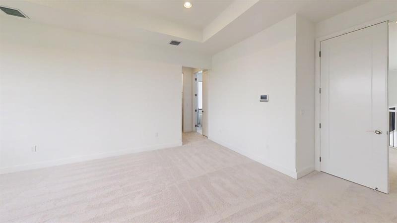 Image 21 of 46 For 8299 Essex Country Club Dr