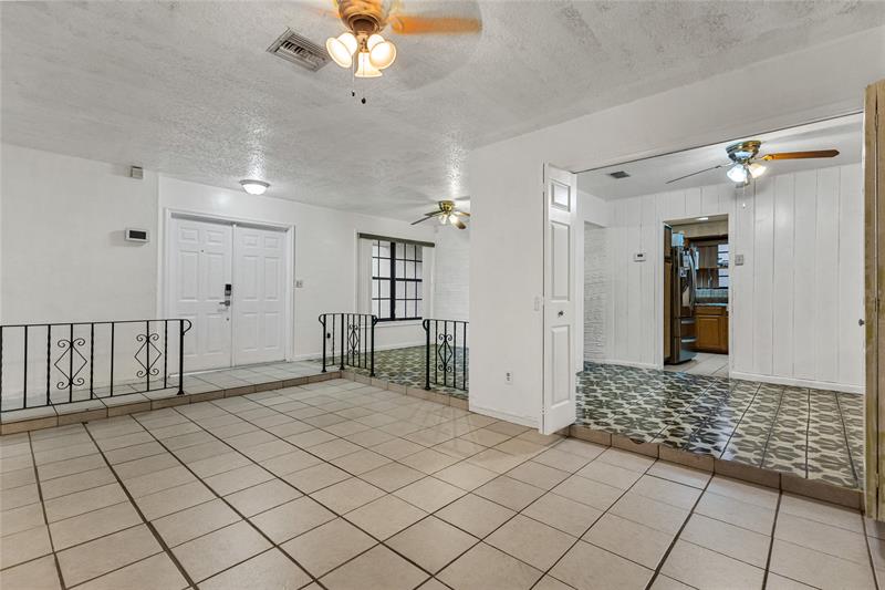 Image 4 of 29 For 2310 42nd Ave