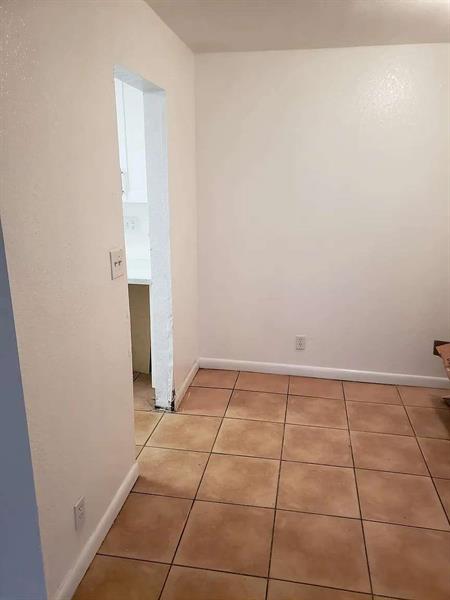 Image 8 of 18 For 2719 39th Ter  204