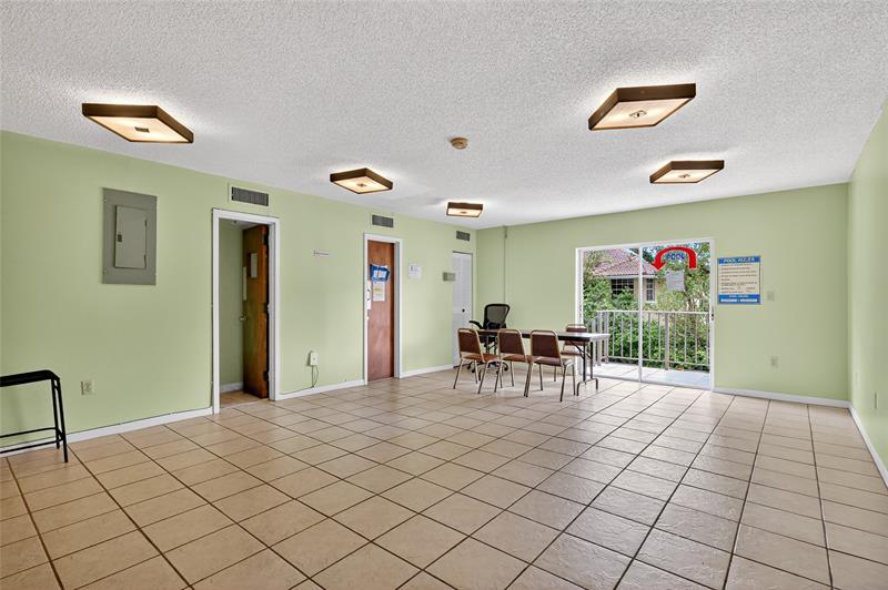 Image 28 of 33 For 8950 8th Ave  314