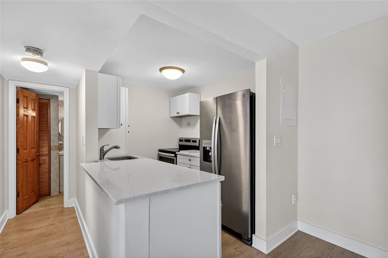 Image 8 of 33 For 8950 8th Ave  314