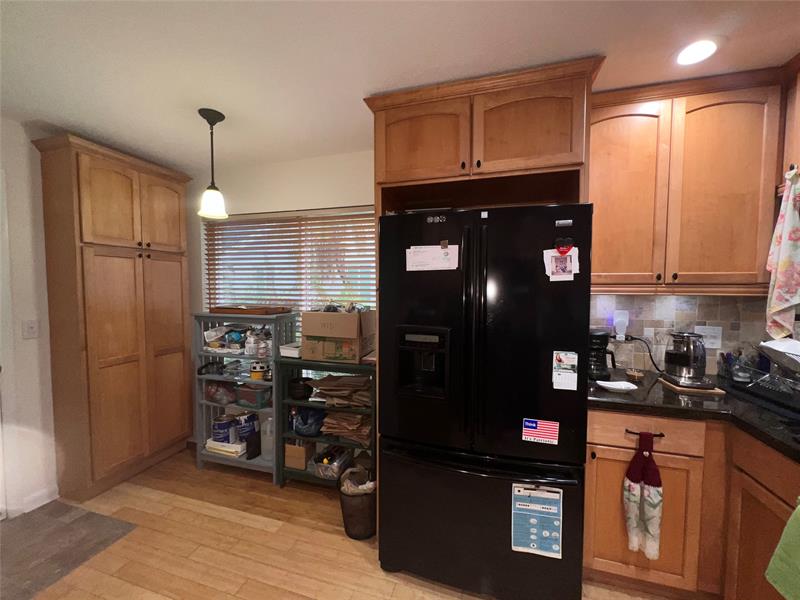Image 18 of 47 For 8920 Woodside Ct