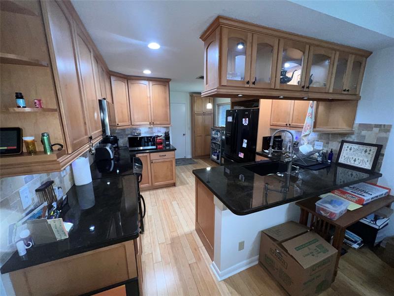 Image 20 of 47 For 8920 Woodside Ct