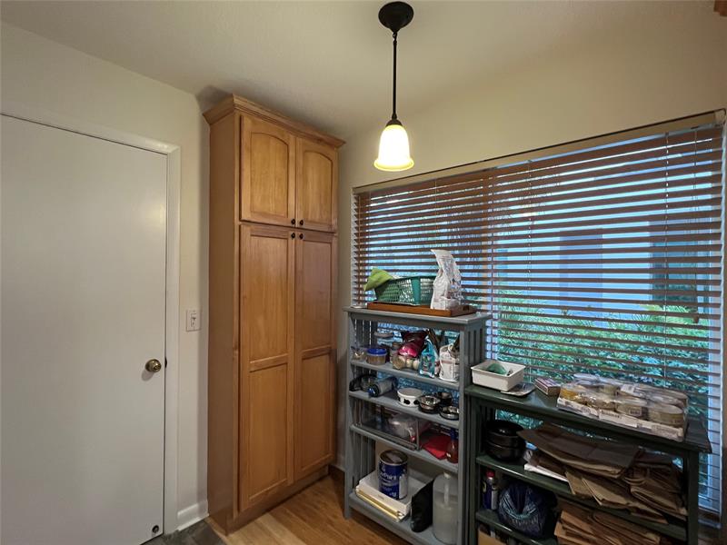 Image 22 of 47 For 8920 Woodside Ct