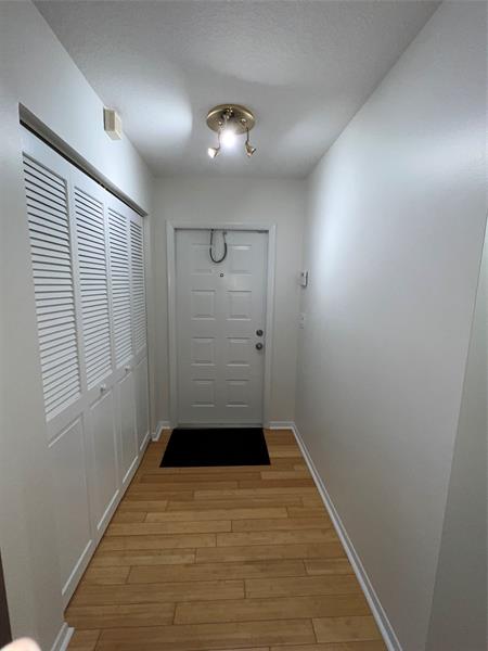 Image 31 of 47 For 8920 Woodside Ct
