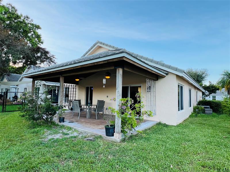 Image 35 of 47 For 8920 Woodside Ct