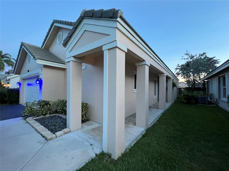 Image 38 of 47 For 8920 Woodside Ct