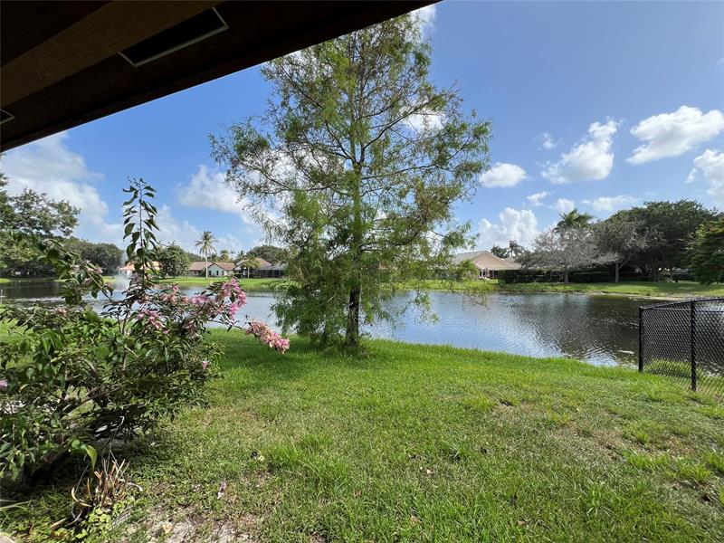 Image 6 of 47 For 8920 Woodside Ct