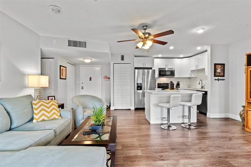 Image 13 of 32 For 4990 Sabal Palm Blvd  306