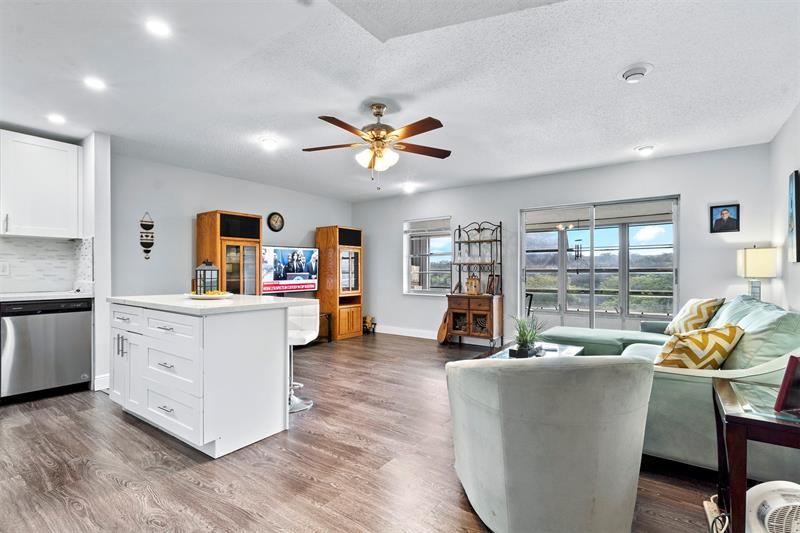 Image 9 of 32 For 4990 Sabal Palm Blvd  306