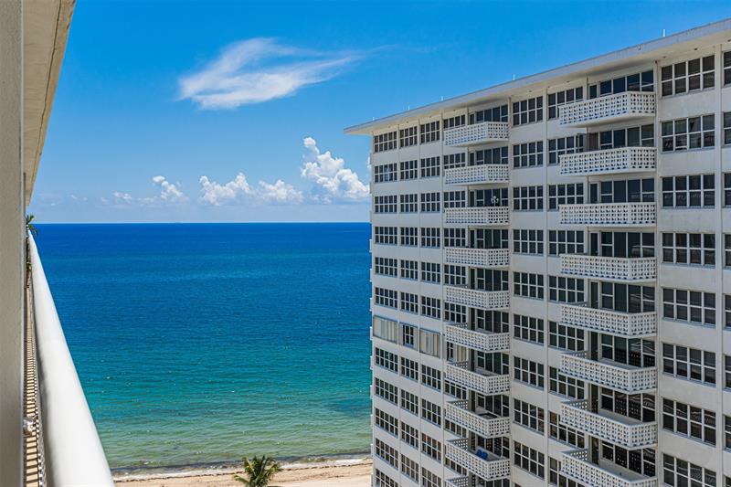 Image 11 of 34 For 4020 Galt Ocean Dr  1404