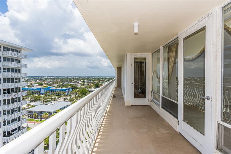Image 12 of 34 For 4020 Galt Ocean Dr  1404