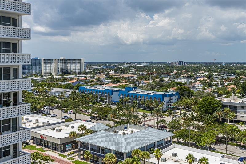 Image 13 of 34 For 4020 Galt Ocean Dr  1404
