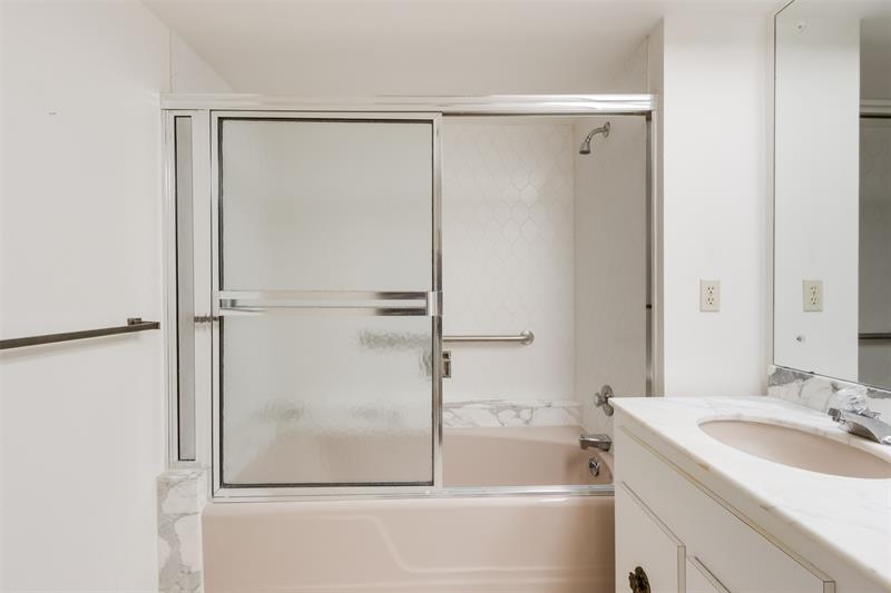 Image 20 of 34 For 4020 Galt Ocean Dr  1404