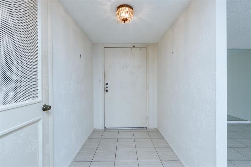 Image 3 of 34 For 4020 Galt Ocean Dr  1404