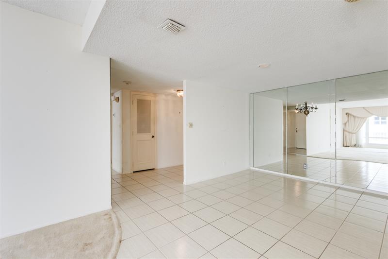 Image 4 of 34 For 4020 Galt Ocean Dr  1404