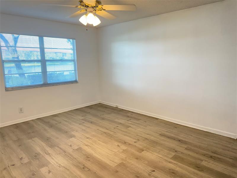 Image 15 of 17 For 13001 15th Ct  106t