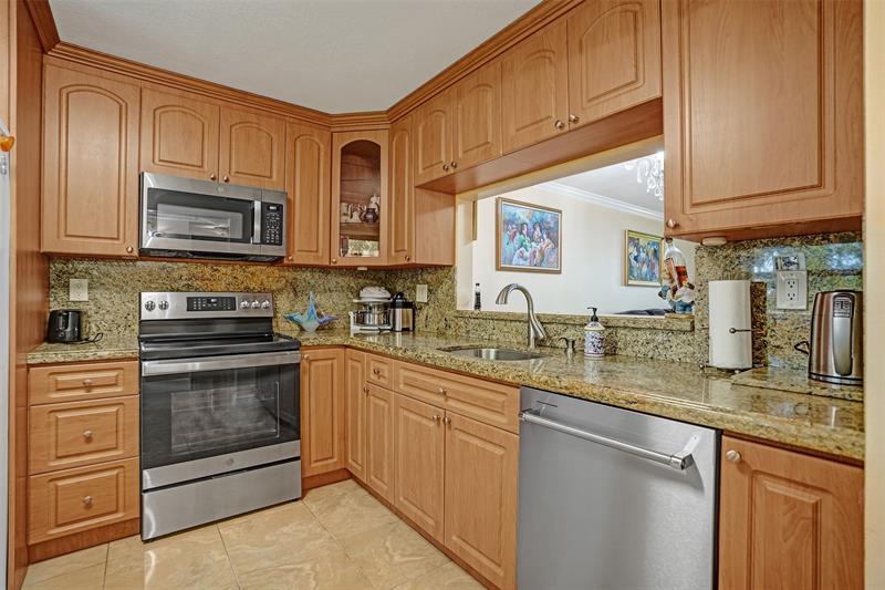 Image 10 of 50 For 1101 Colony Point Cir  403