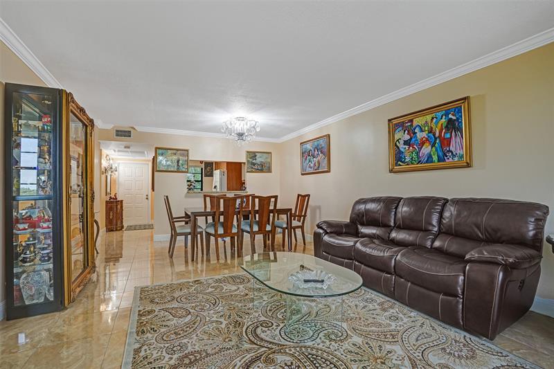 Image 20 of 50 For 1101 Colony Point Cir  403
