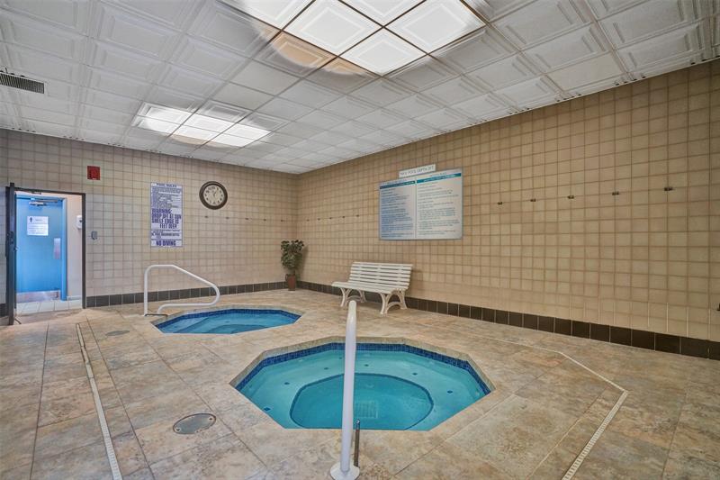 Image 47 of 50 For 1101 Colony Point Cir  403