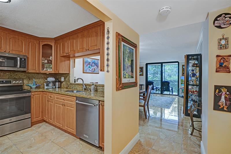 Image 7 of 50 For 1101 Colony Point Cir  403