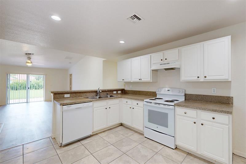Image 12 of 43 For 5563 55th Ter