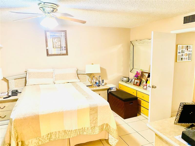 Image 15 of 23 For 7850 Mcnab Road 301