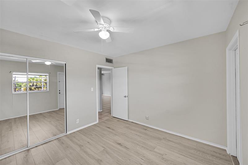 Image 14 of 36 For 1400 55 St  208